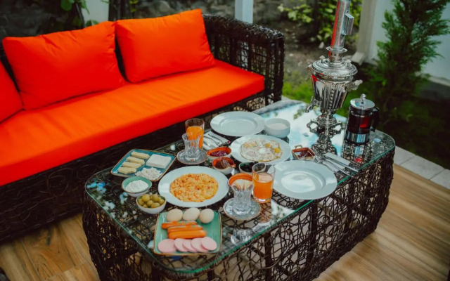 Lakeside Hotel & Spa