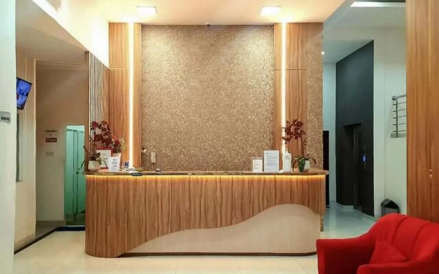 RedDoorz Plus @ Cemara Asri Medan