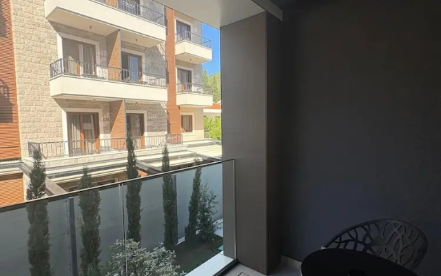 Onia Luxury Escape