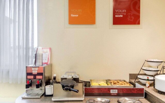 Comfort Inn & Suites Fall River