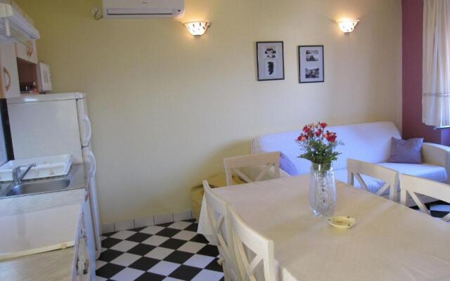 Apartment Siniša - 300 m from beach