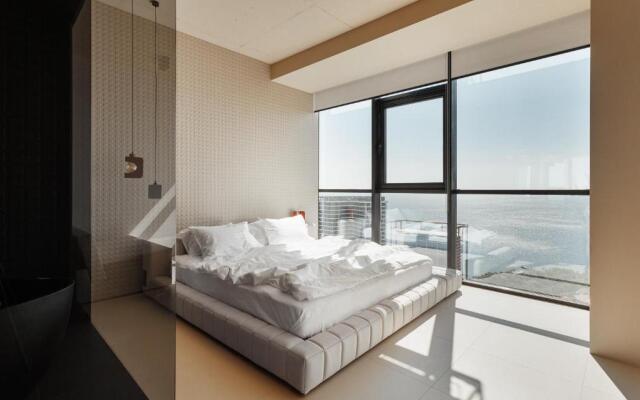 Sea and Sky Apartment