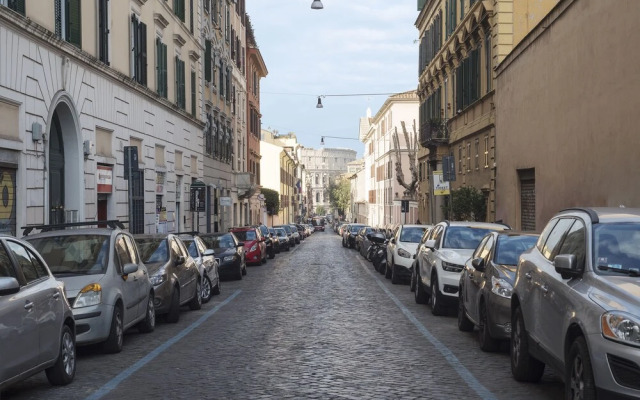 Colosseo & Colle Oppio Cozy Apartment