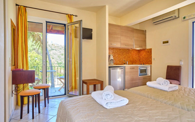 Chrismos Luxury Suites and Studios