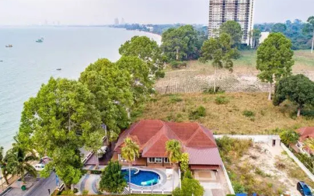 RimLay Beachfront Pool Villa 5 Bedroom