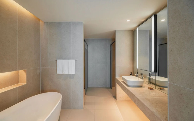 Wave M Hotel West