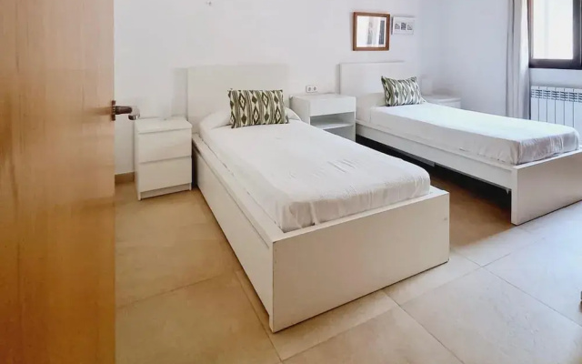 Villa Near Cala Tropicana With Pool