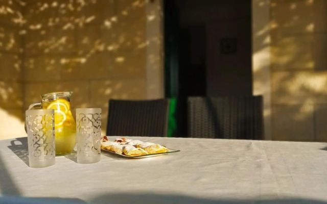 Garden apartment with a View