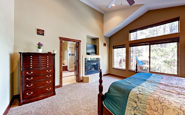 High End Executive Tahoe Home by RedAwning