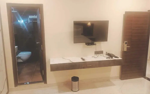 Astra Hotels and Suites - Sector 7 HSR