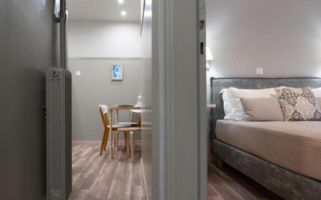 ?Bsolute Athens Viii