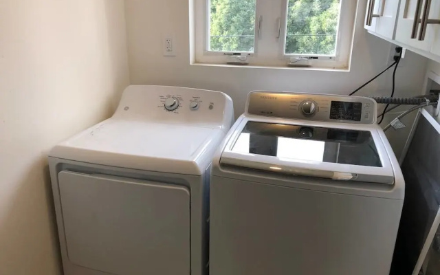 Brand NEW Luxury 3bdr Townhome In Silver Lake