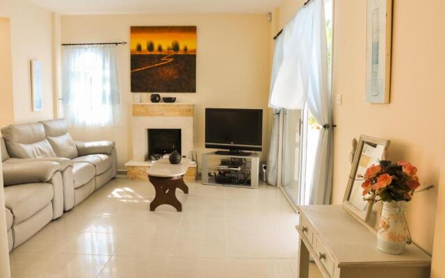 Villa Olivia, Coral Bay