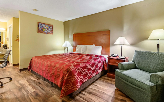 Econo Lodge Athens I-65