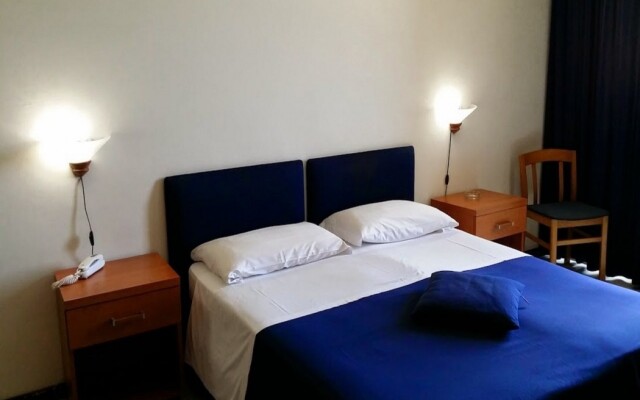 Cumeja Beach Club & Hotel