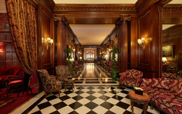 Hotel Raphael