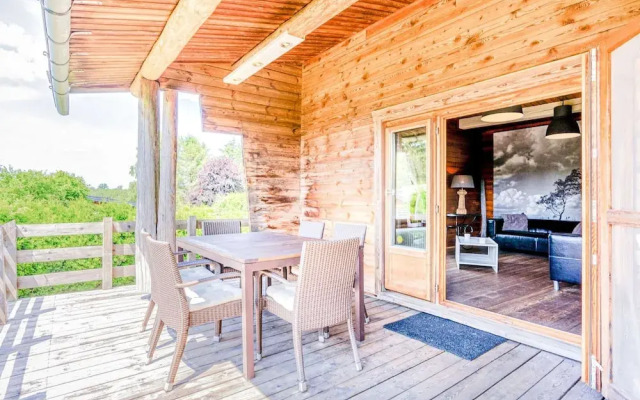 Traditional Chalet with Garden near Malmedy & Hautes-Fagnes