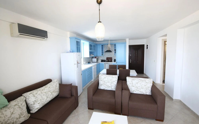 1 Bedroom Apartment Lake View 3 by Likya Global