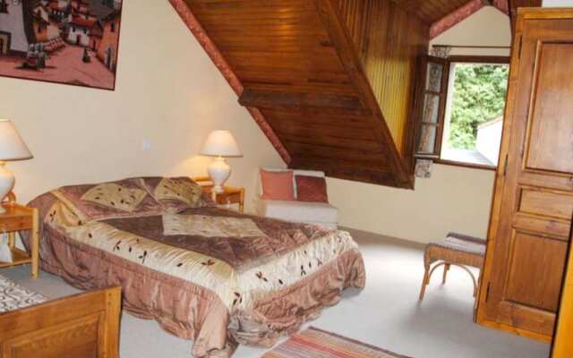 Villa With 4 Bedrooms in Saint-pierre-des-tripiers, With Wonderful Lak