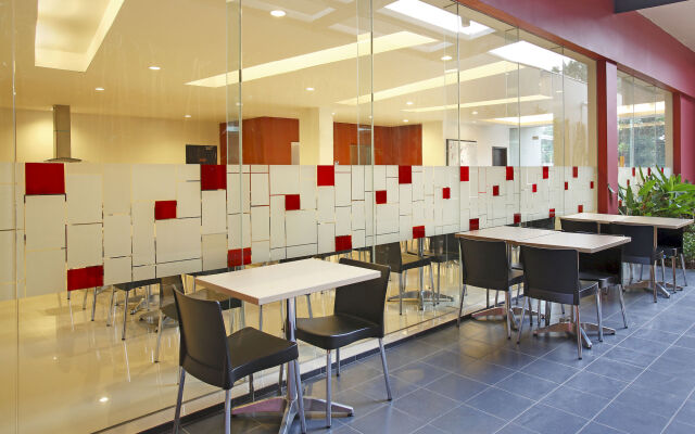 Amaris Hotel Pancoran