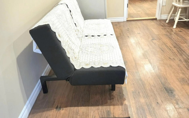 Cozy spacious Apt In Laval, Greater Montreal