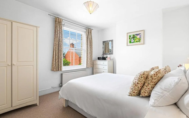 Bakersfield Retreat - From 200 Per Night