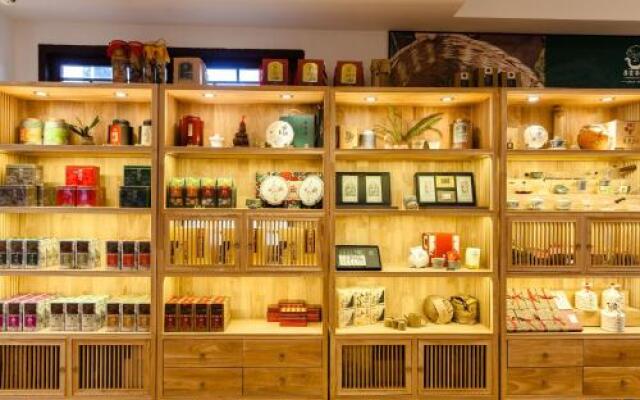 James Joyce Coffetel Xishuangbanna Manjinglan Ancient City
