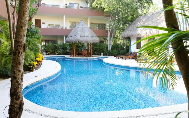 Anam 1 bedroom apartment with balcony sleeps 3