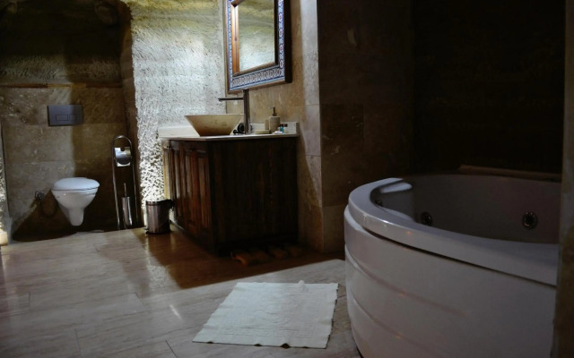 Family Cave Suites Hotel