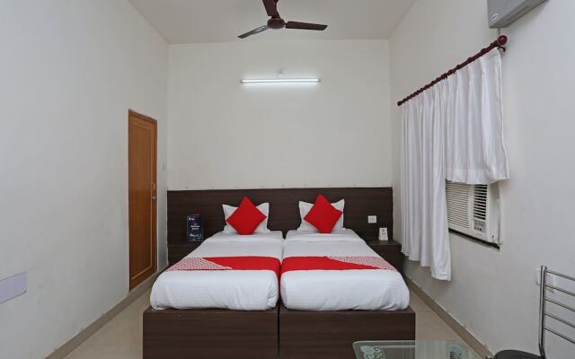 OYO 10508 Hanshika Residency