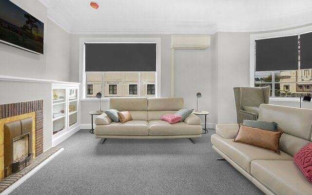 Horse and Jockey Hotel Homebush