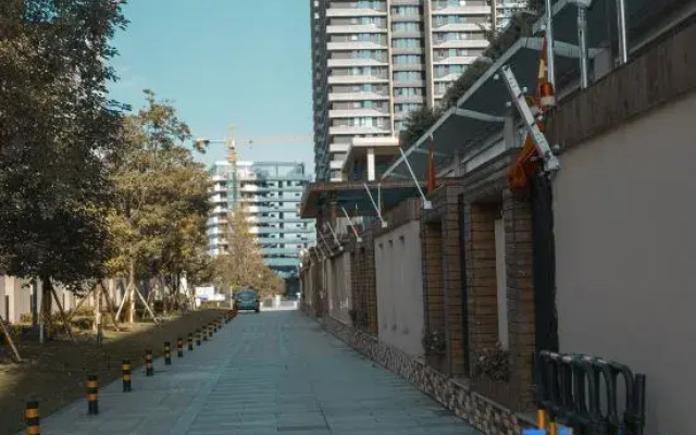 Lushan Boutique Apartment (Lushan Avenue Subway Station)
