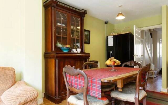 Lynbrook  Guests House