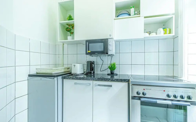 Modern 2BR Apt Longstay Sleeps 5