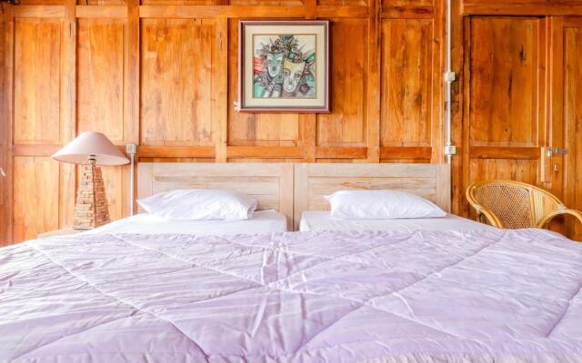 Adinda Beach Hotel and Villa