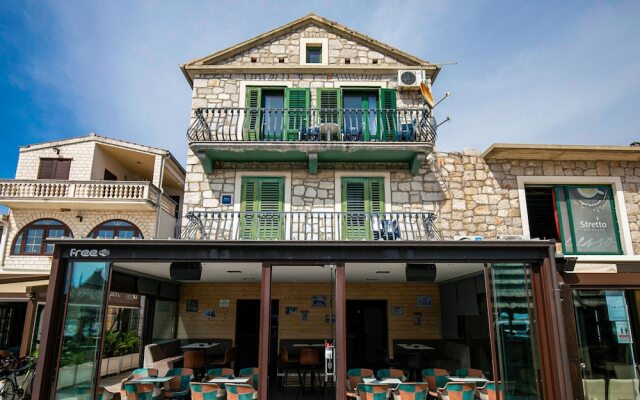 Scenic Apartment in Pakoštane Near Sea And Town Centre