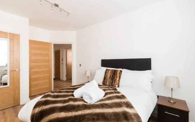 Birmingham City Centre Spacious Apartment