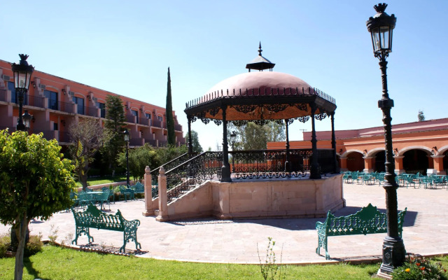 Hotel Casa Grande y Centro de Negocios