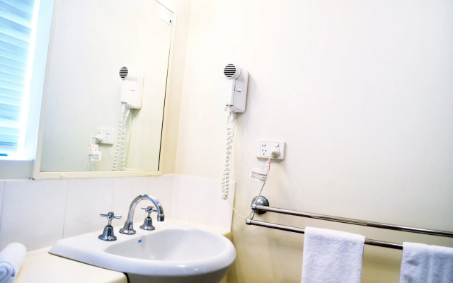 Spring Hill Mews Apartments