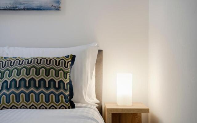 Oak Street Apartment