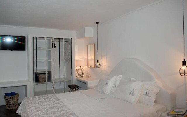 Anixi Lounge Suites - Adults Only
