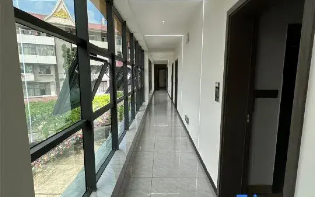Mengla Yunfan Holiday Hotel