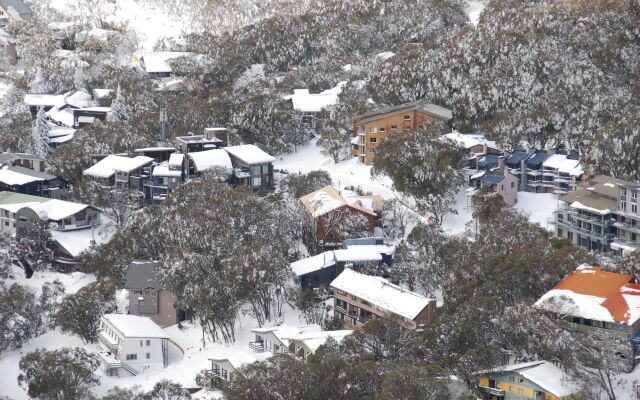 Summit Ridge Alpine Lodge