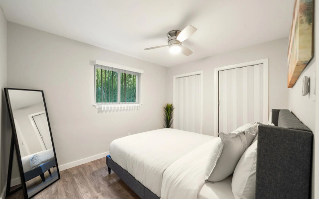 Stylish 1BR Near UT Brentwood Evonify