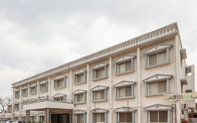 Mahakaleshwar Avenue by OYO Rooms