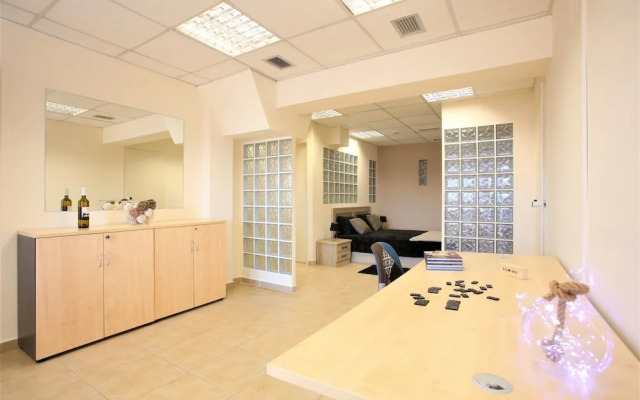 GK Airport Suites - Free Shuttle