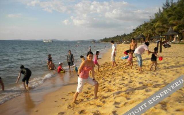 Caroline Beach Vung Tau