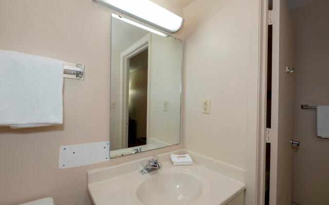 Red Roof Inn MacClenny