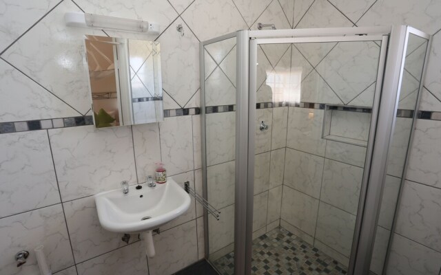 Orange House Self-Catering