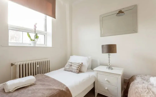 Modern Apartment - mins to Marina/Stadium/City Center